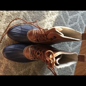 Esprit Duck Boots, 10 medium, Blue and Tan